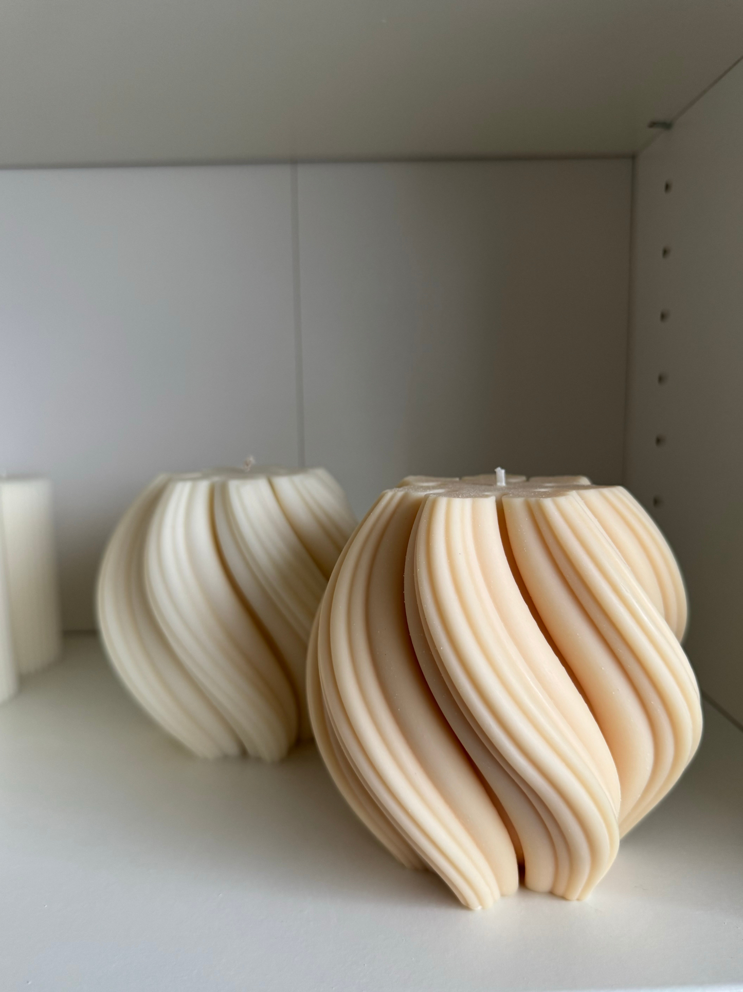 Large Swirl Candle
