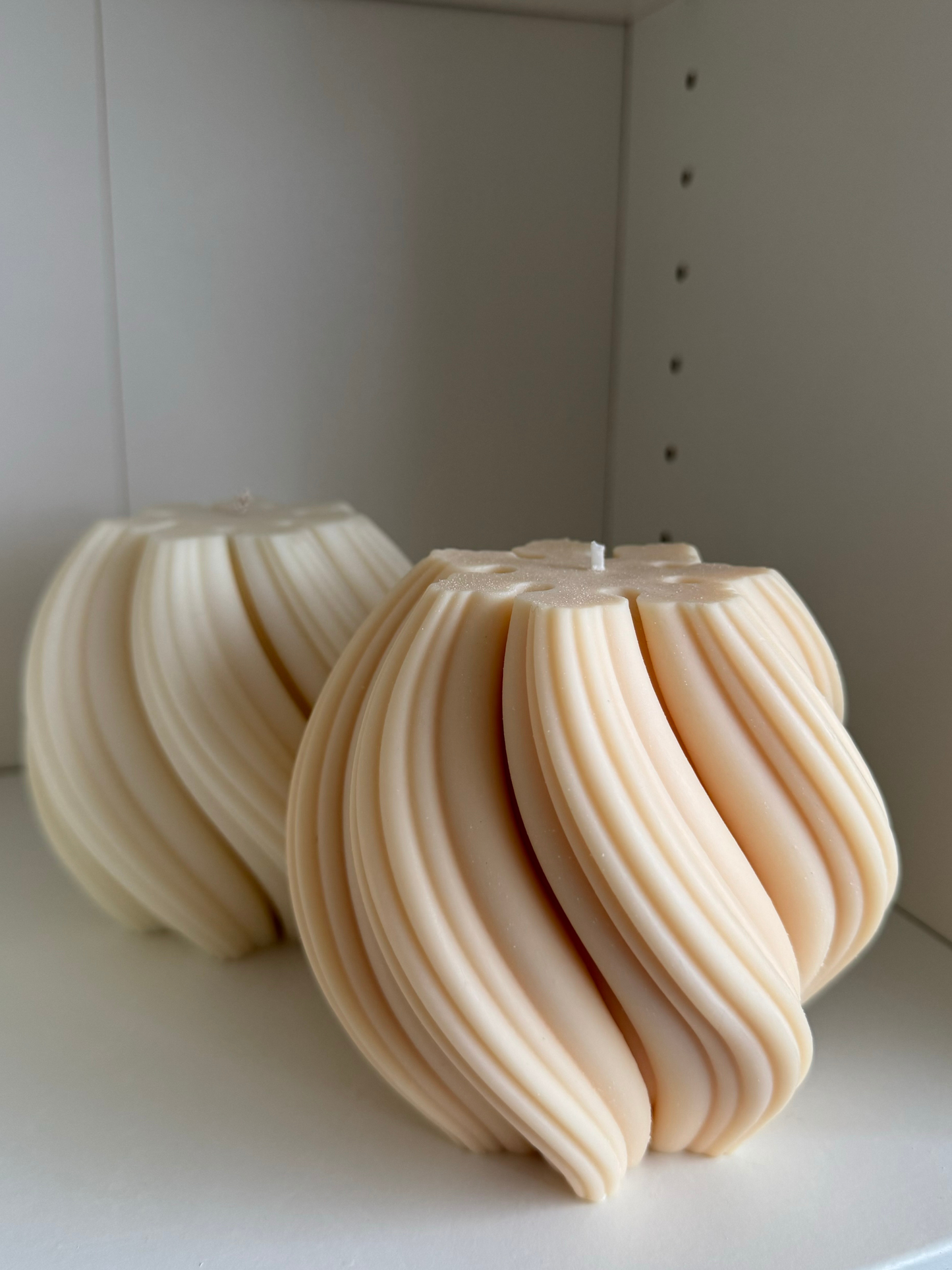 Large Swirl Candle