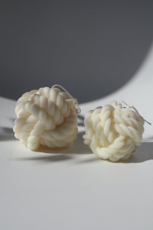 Cozy Knot Candle