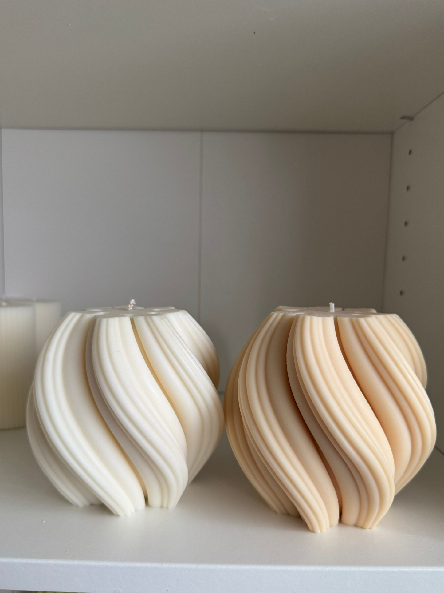 Large Swirl Candle
